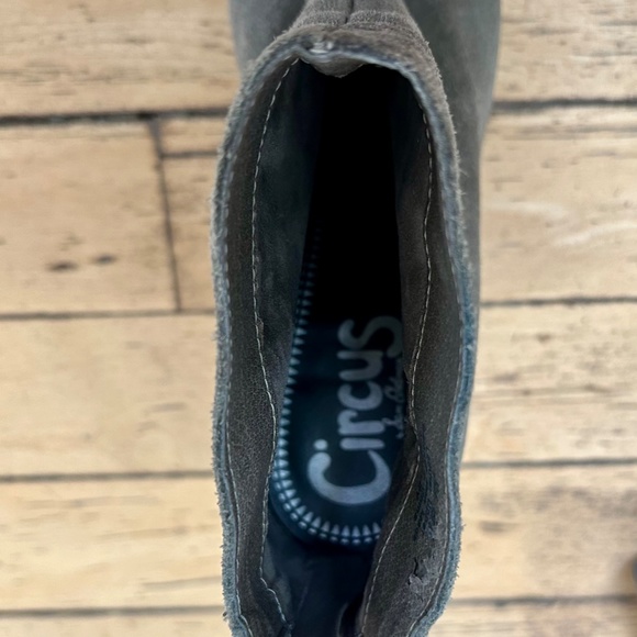 Gorgeous Suede Healed Ankle Boots - Picture 6 of 6